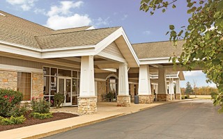 Goshen Physicians Family Medicine Nappanee building with driveway in front