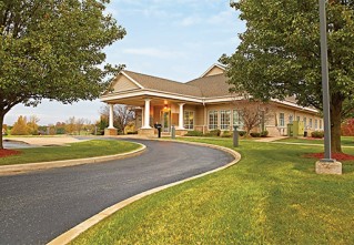Goshen Physicians Family Medicine Middlebury building with driveway in front