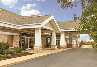 Goshen Physicians Family Medicine Nappanee building with driveway in front